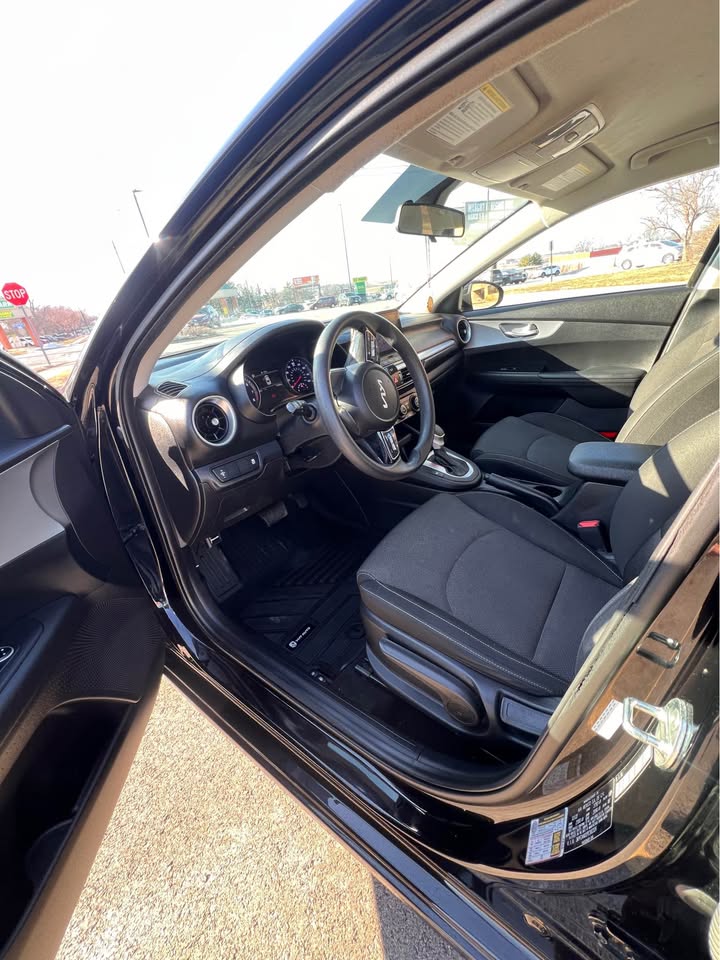 Kia Forte 2023 vista 7